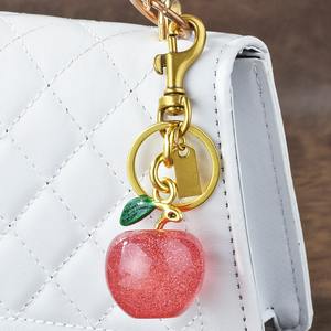 Porte-clés de haute qualité avec pendentif en forme de cerise exquis, décoration pour <span class=keywords><strong>sac</strong></span> à main <span class=keywords><strong>Coach</strong></span>, <span class=keywords><strong>sac</strong></span> à bandoulière, porte-clés de haute qualité, accessoire pour sacs - Product Image 6