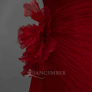 ชุดราตรี SFY328 สีแดงสวยงาม ประดับด้วยดอกไม้ 3 มิติ ลูกปัดคริสตัล แต่งระบายช่วงเอวธรรมชาติ พร้อมผ้าคลุมไหล่ - Product Image 6