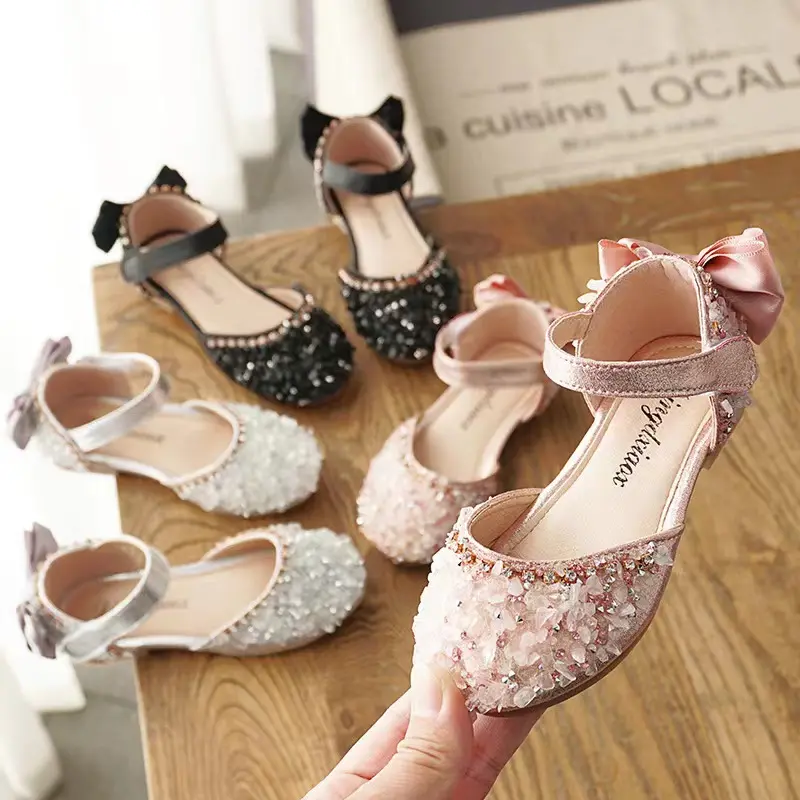 2024 yaz yeni rhinestone yumuşak-soled kızların yarım sandalet sevimli prenses ayakkabı çocuk ayakkabıları bahar kızların deri ayakkabı