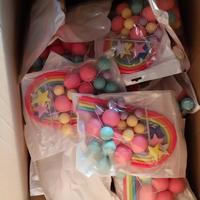 26-teiliges Set Künstliche Bälle Kuchendekoration Weiche Gummi-Regenbogen-Schaumstoffbälle für Weihnachten Hochzeit Geburtstag Party Tortendekoration Zubehör