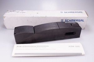 PLC Schmersal <strong>AZM</strong> <strong>200</strong> B SK-T-1P2PWA 101195441 Safety Locking Device Warranty Product - Product Image 1
