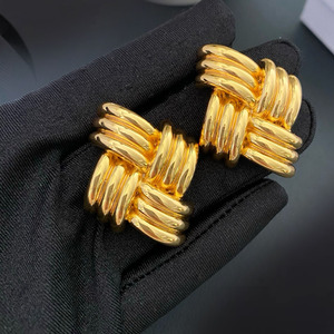 Nuevas Joyas y Accesorios de Estilo Vintage, Pendientes de Clip Geométricos con Relieve de Diamantes y Rayas, para Regalos de Fiesta para Mujeres - Product Image 4