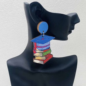 Pendientes de madera Doctor Hat Book Lápiz Colgante Pendientes Graduación Día de los maestros Regalo para mujeres Uionen 1768 - Product Image 1