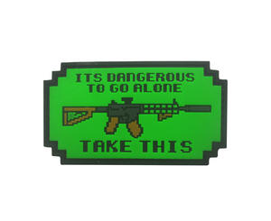 <span class=keywords><strong>Es</strong></span> peligroso ir solo, tome estas insignias tácticas de moral de goma de PVC suave con cierre de gancho en la parte posterior - Product Image 6