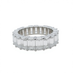 แหวนแต่งงานทรงเรเดียนท์ทันสมัยจาก D'VINS JEWELS ประดับเพชรทรงบริลเลียนต์สี D ขาว  วัสดุเงินและทอง  เพชรเพาะเลี้ยงในห้องปฏิบัติการ - Product Image 1