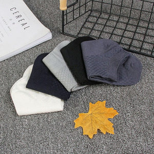 OEM Tùy Chỉnh Mới Nhất Giá Rẻ Nhật Bản 100% Tre Người Đàn Ông Vớ Mềm, Thuyền Người Đàn Ông Vớ Mắt Cá Chân - Product Image 2