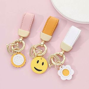 Porte-clés miniature personnalisé avec nom, porte-clés en cuir - Product Image 4