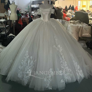 Vestido de Novia Moderno OY041 con Cuello Barco, Tela de Satén y Tul, Cola Capilla, Apliques Florales de Cristal y Encaje - Product Image 1