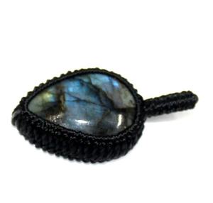 Vente en gros de style bohème Labradorite macramé cordon pierre pendentif cabochon goutte pour le bouddhisme - Product Image 2