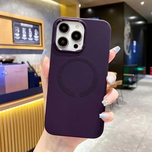 Coque de téléphone minimaliste en silicone liquide magnétique pour <span class=keywords><strong>iPhone</strong></span> 17 16 15 <span class=keywords><strong>14</strong></span> 13 Pro Max avec bouton métallique et recharge sans fil, coque arrière - Product Image 5