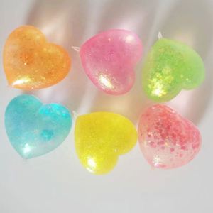 Vente en gros de balles anti-stress scintillantes en forme de cœur pour filles et garçons, jouets sensoriels, cadeau pour la Saint-Valentin - Product Image 6