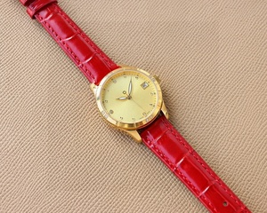 นาฬิกาข้อมือผู้หญิงดีไซน์เนอร์สายสีแดงคุณภาพสูงขายดีที่สุด - Product Image 4