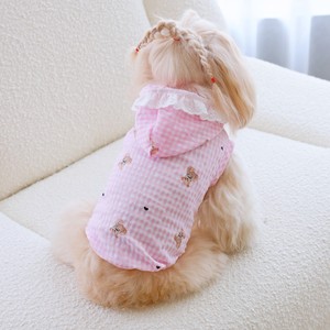 Une jupe à carreaux avec bordure en dentelle, imprimé ours et ourlet élastique, adaptée aux chats et aux chiens. Parfait pour le printemps et l'été. - Product Image 1