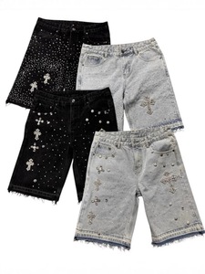 Shorts <span class=keywords><strong>en</strong></span> jean déchirés décorés de strass Bermuda pour hommes <span class=keywords><strong>en</strong></span> denim blanc et bleu - Product Image 2