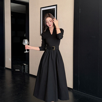 Robe midi élégante pour femmes, manches longues, col en V, ceinture à la taille, coupe évasée, pour le printemps et l'automne