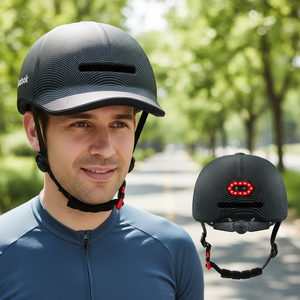 Casco de Bicicleta Unisex Estilo Gorra de Béisbol para Ciclismo Urbano, Scooter Eléctrico y Bicicleta con Luz LED Incorporada - Product Image 1