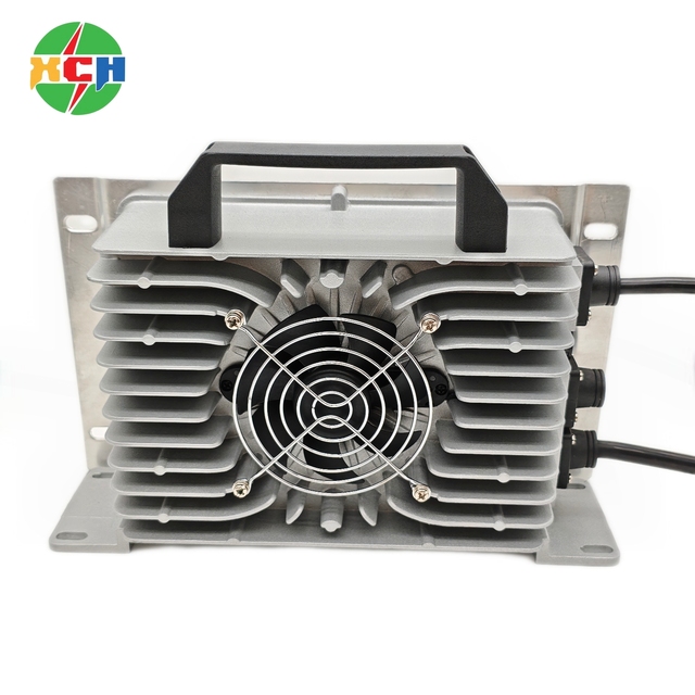 72V25A LiFePo4 Battery On-board Fast Charger with AC/DC Ports CE ROHS Certification IP67 Protection 2100W Output for E-rickshaw