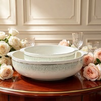 Service de vaisselle en porcelaine fine durable pour hôtels, collection de tasses et assiettes à motifs animaux, bordure dorée