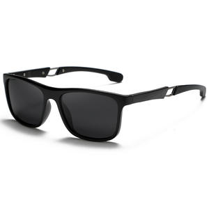 Gafas de sol polarizadas Greyjack Sports Square con lentes fotocromáticas UV400 para hombres, para conducir y andar en bicicleta - Product Image 4