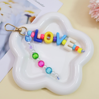Vente en gros de porte-clés colorés Y2K avec perles en acrylique en forme de cœur, d'étoile, de fleur et de lettres, breloques pour sacs, accessoires pour sacs à main pour femmes, cadeaux