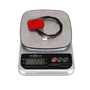 Feu arrière de sécurité pour trottinette électrique Kukirin G2 Master, réflecteur de garde-boue en plastique - Product Image 4