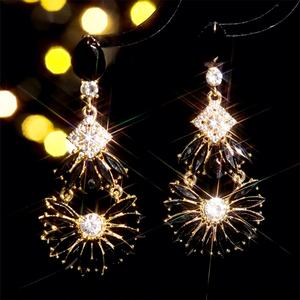 Pendientes Largos de Diseño Geométrico de Alta Gama Europeos y Americanos Evergreat, Chapados en Oro, con Cristales de Colores y Diamantes de Imitación - Product Image 6