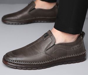Zapatos de Conducir para Hombre 2026, para Todas las Estaciones, Casuales de Negocios, con Cordones, Suela de Goma Suave, Mocasines de Cuero, Tendencia de Moda, Ligeros, Estilo Papá - Product Image 3