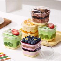 Boîte à gâteau carrée transparente jetable de qualité alimentaire en fibre de bois pour petit tiramisu, mousse et dessert