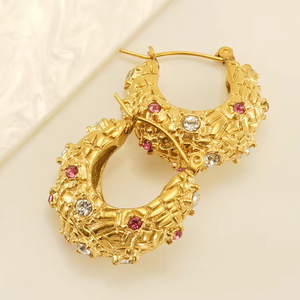 أقراط نسائية مخصصة من الفولاذ المقاوم للصدأ عيار 18 قيراط مطلية بالذهب على شكل حرف C أقراط أنيقة للفتيات - Product Image 5