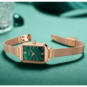 Reloj verde pequeño para mujer, reloj de cuarzo cuadrado simple y elegante, reloj de pulsera resistente al agua - Product Image 5