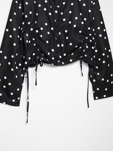 Set da donna 2026: Nuovo completo casual alla moda con giacca a pois a maniche lunghe e pantaloncini mini a pois retrò - Product Image 6