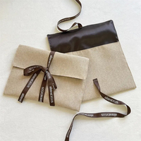 Pochette enveloppe en jute de luxe personnalisée avec logo, pour cosmétiques, vêtements, cheveux, protection contre la poussière, doublure en satin, ruban de fermeture, cadeaux
