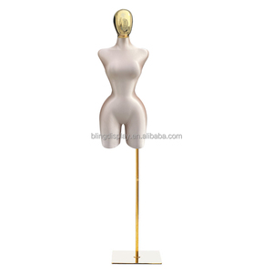 Manichino Donna Curvy BBL Mezzo Busto con Seno e Glutei Grandi, Colore Oro Champagne, con Testa, Taglie Forti, per Ingrosso - Product Image 6