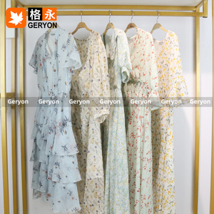 Robes en Soie Mélangée Vintage Geryon, <span class=keywords><strong>Lot</strong></span> en Gros <span class=keywords><strong>de</strong></span> Vêtements d'Occasion Maxi Midi Cache-cœur, 45kg MOQ, Été - Product Image 6