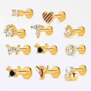 Orecchini a perno Zesenlin dal design esclusivo, placcati oro, a forma di cuore e fiocco, in acciaio inossidabile, per helix e conchiglia, con retro piatto, gioielli per il corpo, idea regalo - Product Image 1