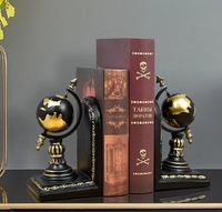 Nordique créatif Hercules livre poussoir écologique résine artisanat pour bureau et salon élégant armoire à vin étagère ornement