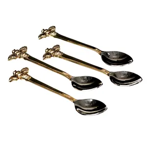 Großhandel Gold und Silber Metall Servier löffel Home Flying Bee Gold Griff Dessert Suppe Obst löffel Set