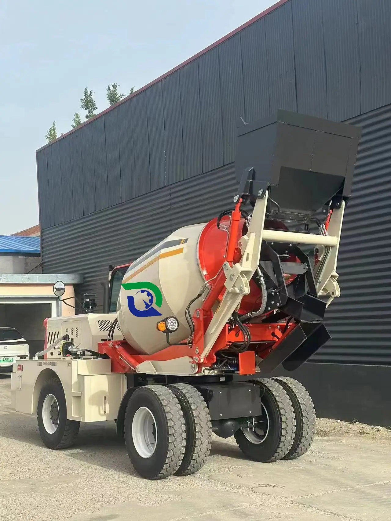 Self Loading Concrete Mixer Truck from Factory self loading concrete mixer