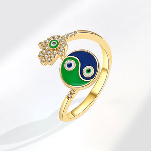 Anillo Giratorio de Esmalte Colorido con Zirconia Pavé, Bañado en Oro sobre Cobre, Diseño Mano de Fátima, Joyería Hiphop para Alivio de la Ansiedad - Product Image 6