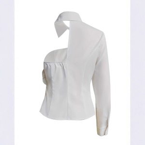Chemisier blanc asymétrique WY520006 pour <span class=keywords><strong>femme</strong></span> 2026, orné de grandes fleurs 3D, élégant et polyvalent - Product Image 3