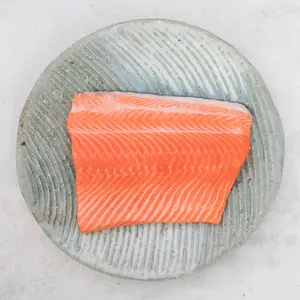 Saumon frais de mer kéta congelé naturel atlantique entier poisson congelé frais saumon rose