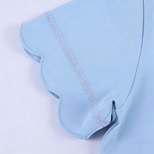Ensemble deux pièces d'été pour filles mignonnes, t-shirt à manches courtes avec logo brodé, short à bords festonnés, tenue décontractée pour enfants - Product Image 5
