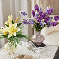Rangkaian Bunga Hydrangea Lavender Buatan yang Realistis dengan Vas Kaca Berwarna-warni untuk Dekorasi Rumah Tahun Baru Imlek