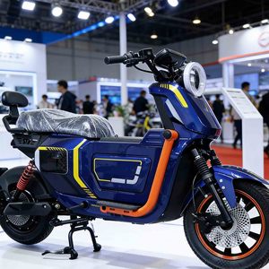 Motocicleta Asistida por Energía Diseñada Específicamente para Adultos, Equipada con un Motor de 350W y un Sistema de Discos - Product Image 6