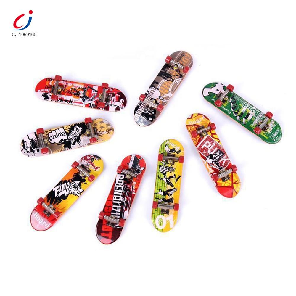 DEWU Mini Patins à Roulettes Pour Doigts | Mini Skateboard Pour Touche | Mini Skateboard Cool Pour La Pause Des Doigts | Accessoires D'entraînement à La Maison Porteclés