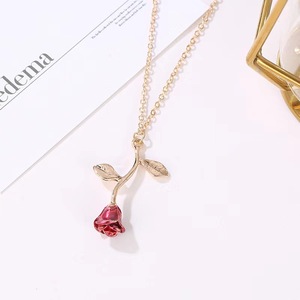 Collar de Flores con Colgante de Rosa Roja de Resina y Aleación de Zinc, Joyería de Regalo para Mujer, Creado en Laboratorio 2026 - Product Image 3