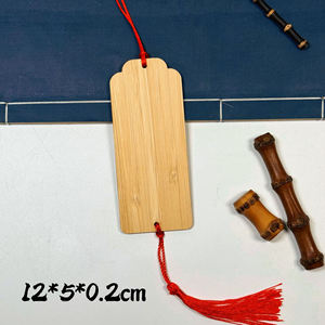 Etiquetas Colgantes de Madera sin Acabado con Borlas Rojas, Marcadores de Madera de Bambú en Blanco de Diferentes Formas para Manualidades y Regalos DIY - Product Image 3