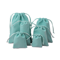 Sac en velours personnalisé pour la promotion de la marque, pochette en velours réutilisable avec cordon de serrage pour bijoux