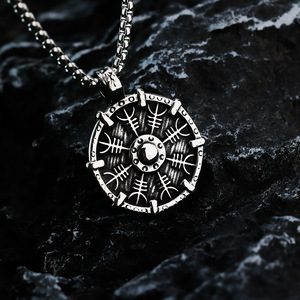 Collar con Colgante de Escudo Vikingo Nórdico para Hombre, de Acero Inoxidable, con Diseño de Brújula de un Solo Lado, Joyería de Moda, Regalo - Product Image 3