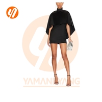 Robe de soirée élégante noire personnalisée à manches cape, col montant, dos ouvert, superposition, pour femme, idéale pour cocktail et événements formels